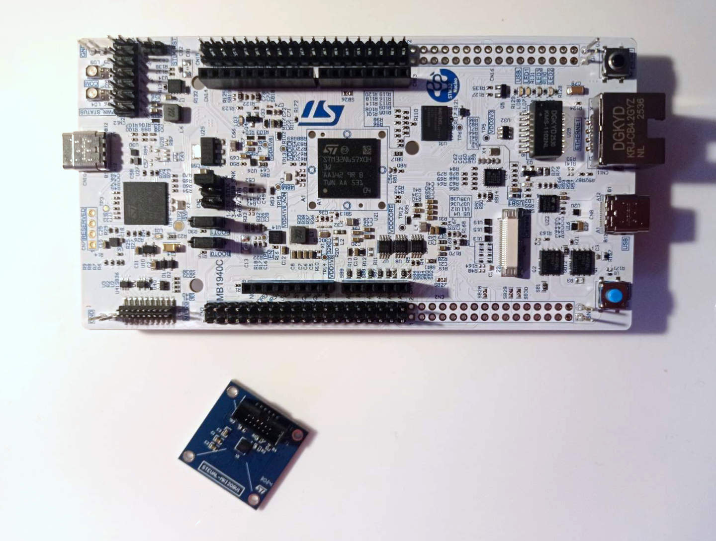 STM32N6 and IIS3DWB hardware
